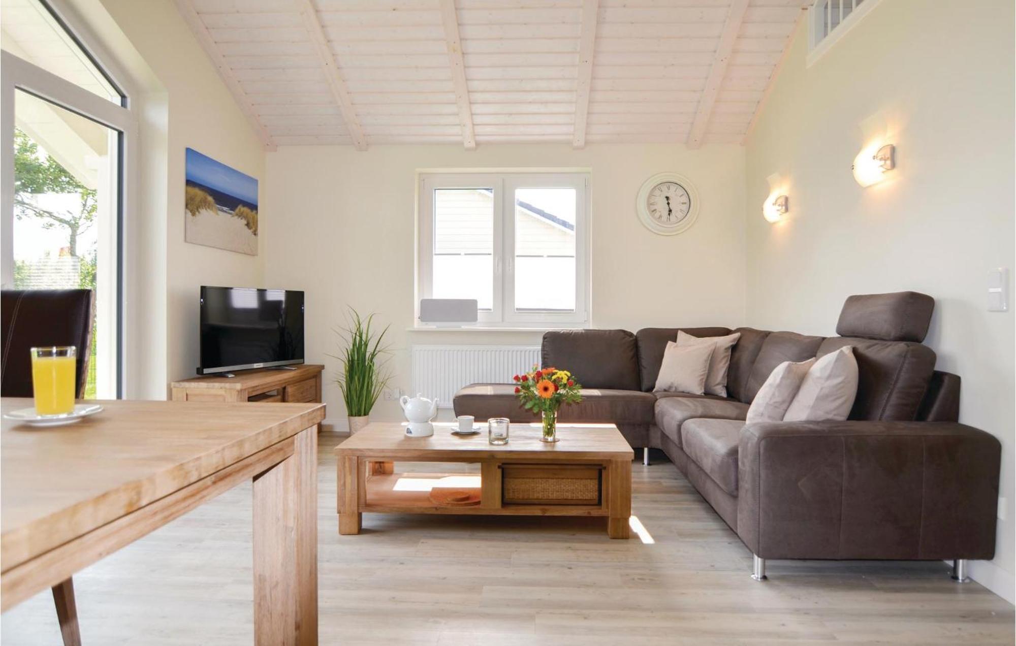 Awesome Home In Dagebuell With Kitchen 외부 사진