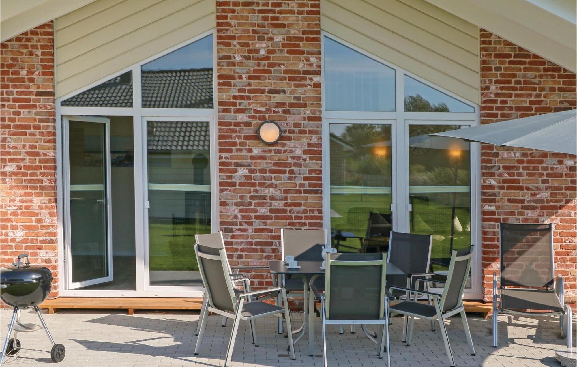 Awesome Home In Dagebuell With Kitchen 외부 사진